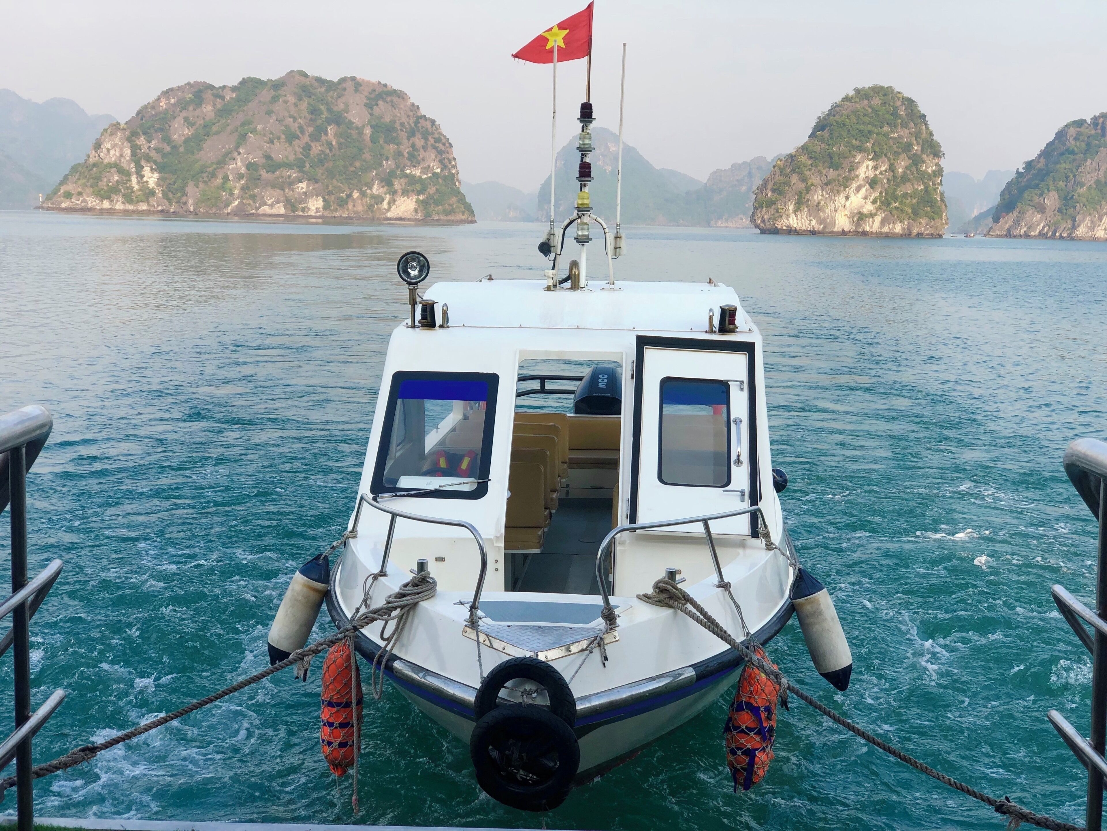 Speed boat to Cat Ba Island