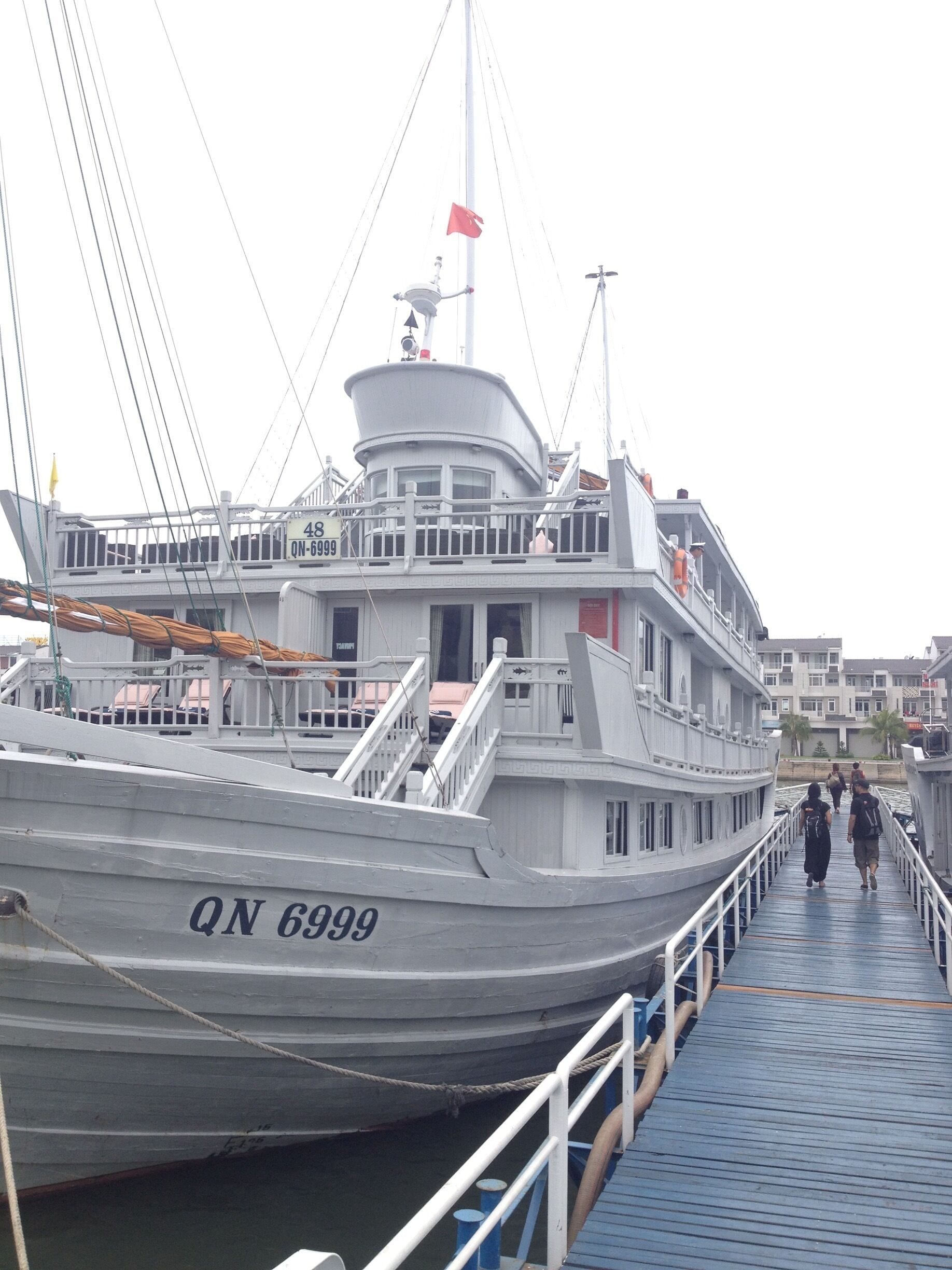 My first Trip ever! Nice experience! Halong Bay Cruise by Paradise Luxury! Will visit soon again!