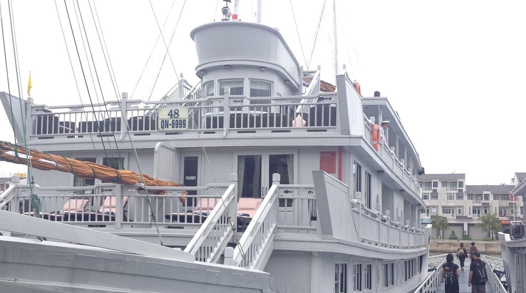 My first Trip ever! Nice experience! Halong Bay Cruise by Paradise Luxury! Will visit soon again!