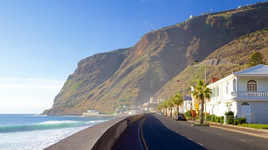 Paul do Mar showing general coastal views and street scenes