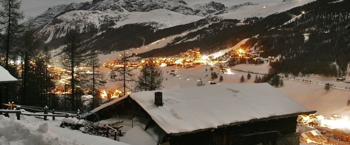 Livigno showing mountains, night scenes and landscape views