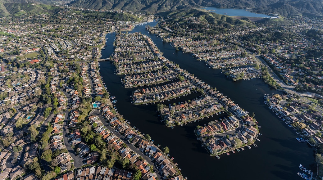 Thousand Oaks