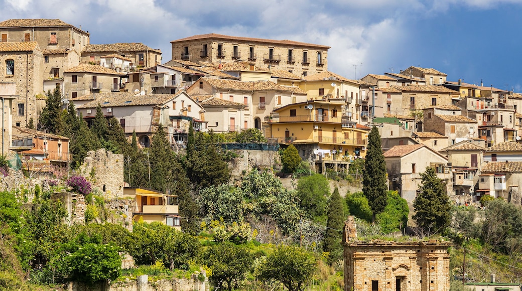Italy, Calabria, Stilo. View of the town on hillside.