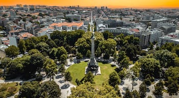 Casa Música Porto Portugal Concertos Arquitetura Ícone Cultura Auditório Sala Orquestra Espetáculos Acústica Design Vanguarda Rotunda Boavista Tráfego Monumento Praça Avenida Esculturas Modernidade