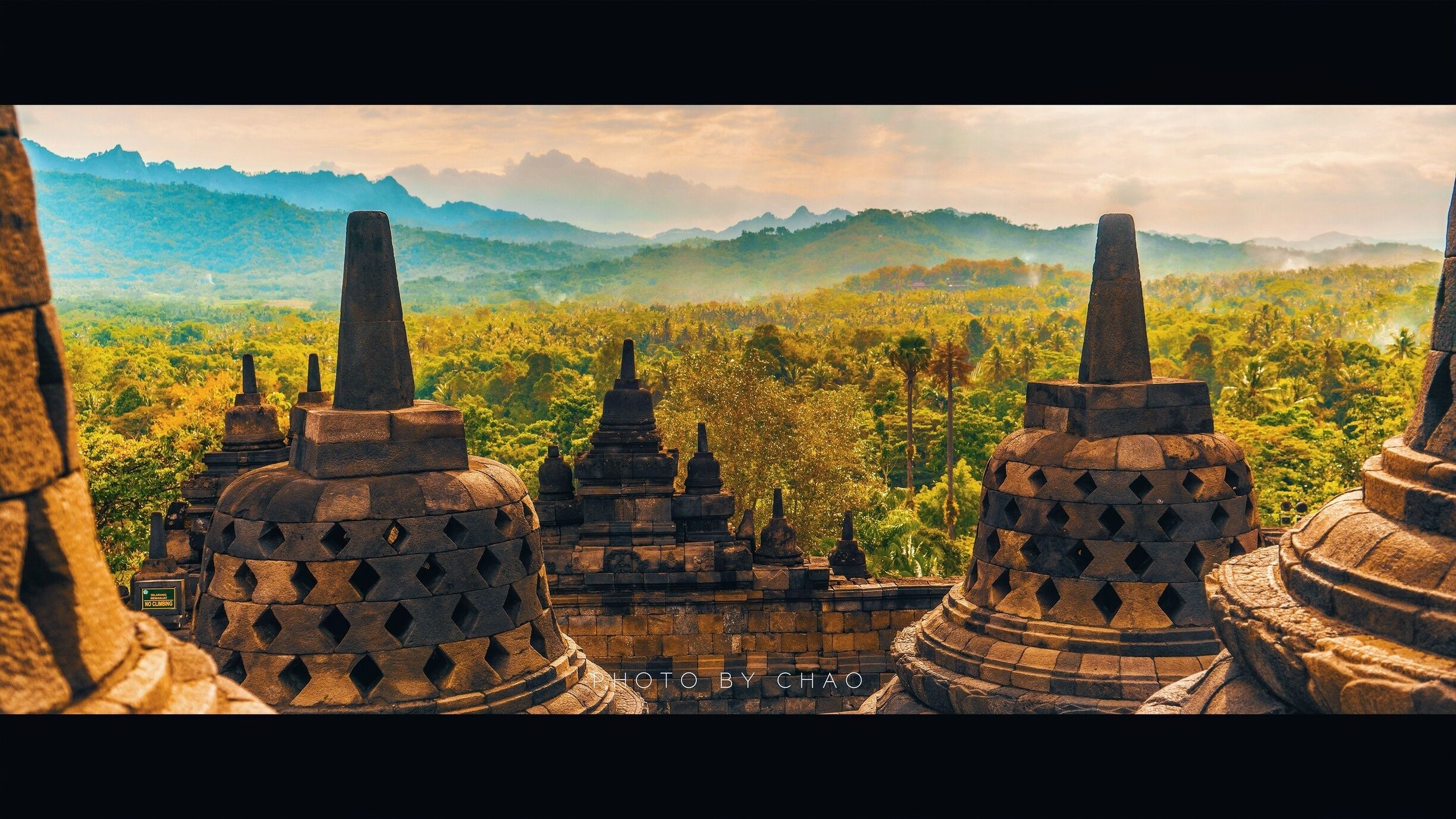 8 hours of train, we went from Probolingo to Yogyakarta, and the 1st stop would definitely be Borobudur. #borobudurtemple #borobudur #yogya #yogyakarta #婆罗浮屠 #日惹 #wonderfulindonesia
