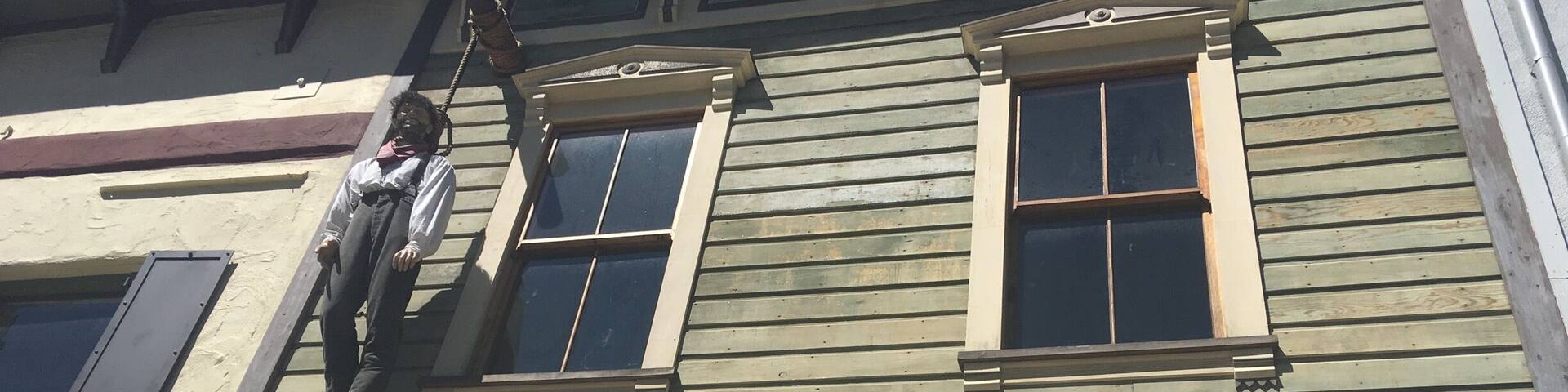 Where they hung in California