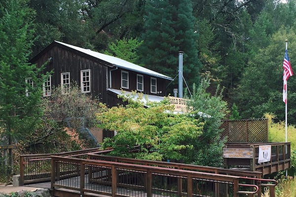 Take a tour of the mine, hike, visit the blacksmith, pan for gems, and peruse the gift shop and little museum.
More on www.ajauntwithjoy.com