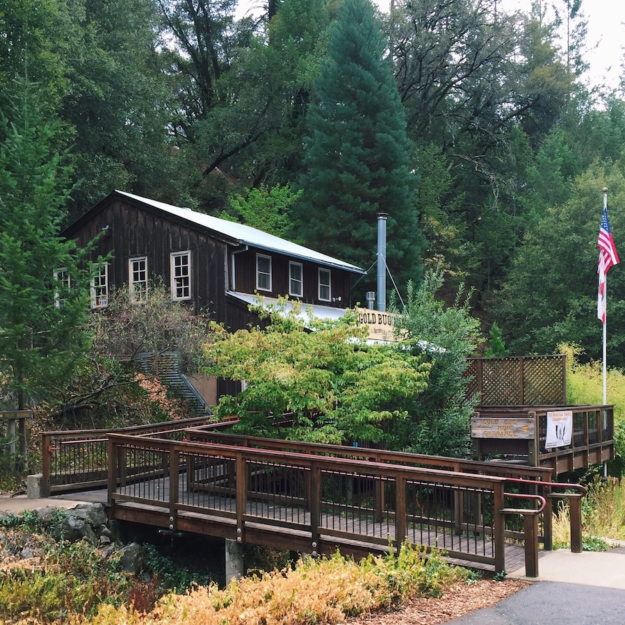 Take a tour of the mine, hike, visit the blacksmith, pan for gems, and peruse the gift shop and little museum.
More on www.ajauntwithjoy.com