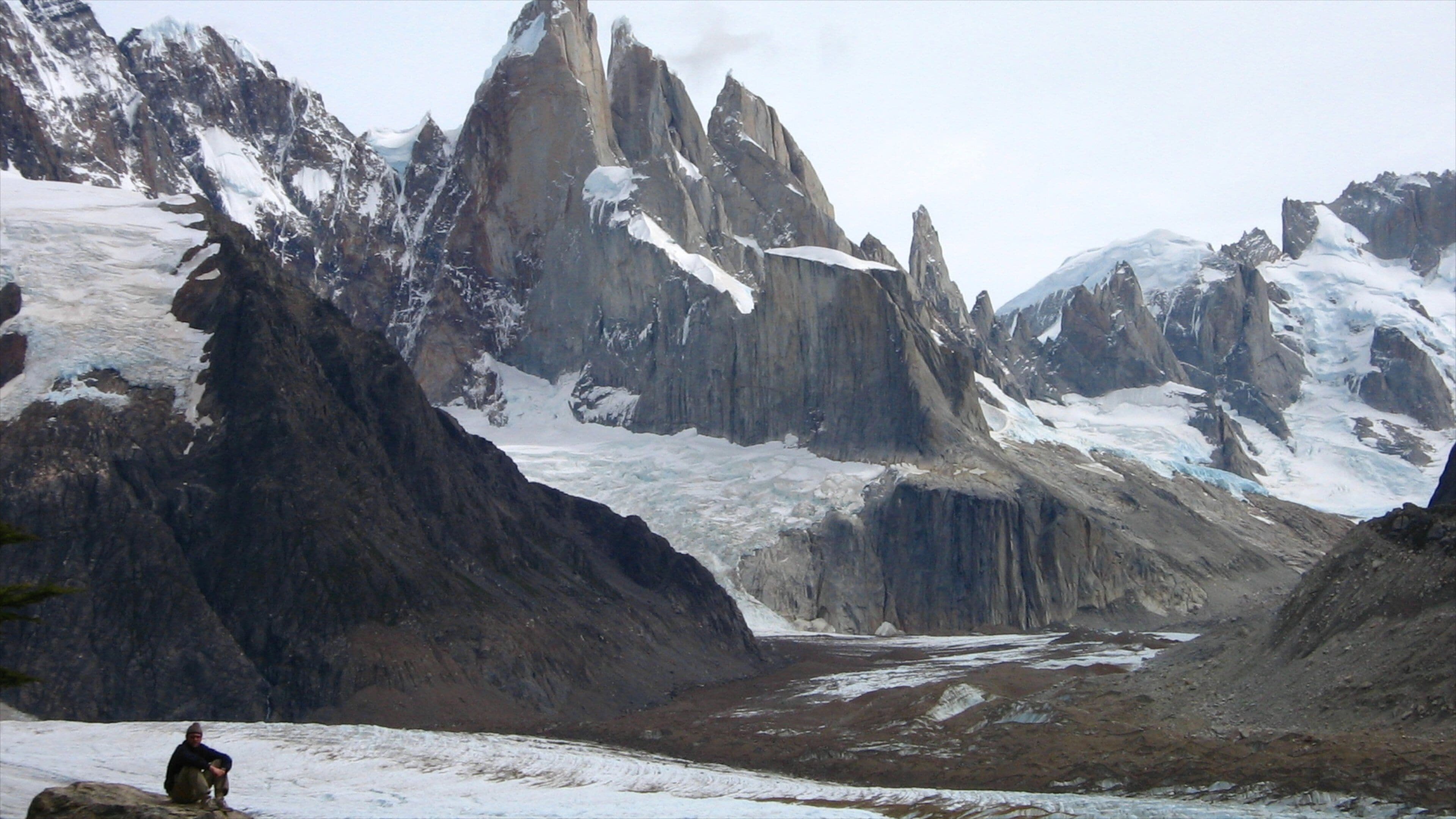 El Chalten featuring snow, mountains and landscape views