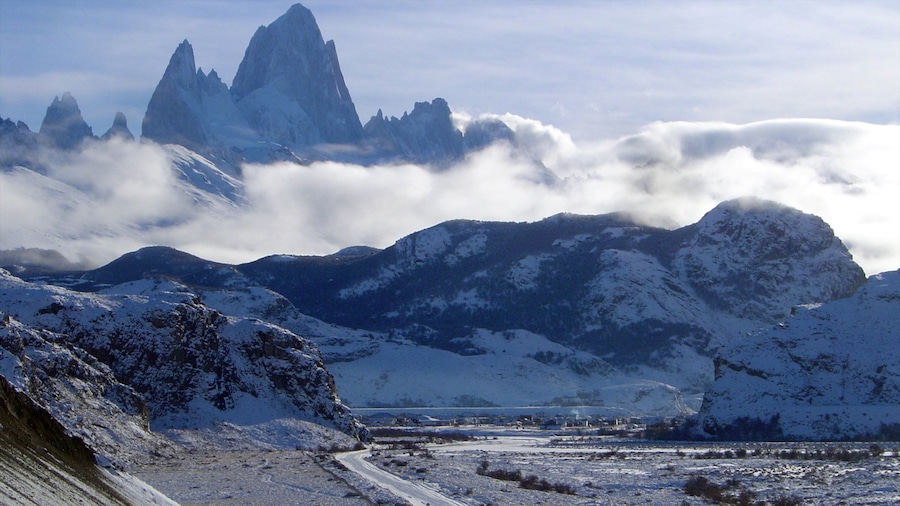 El Chalten featuring snow, mountains and landscape views