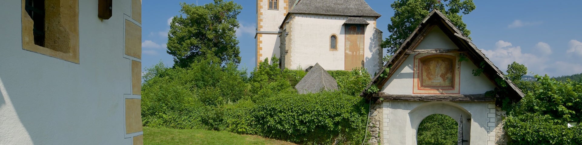 Central Carinthia featuring heritage elements and a small town or village