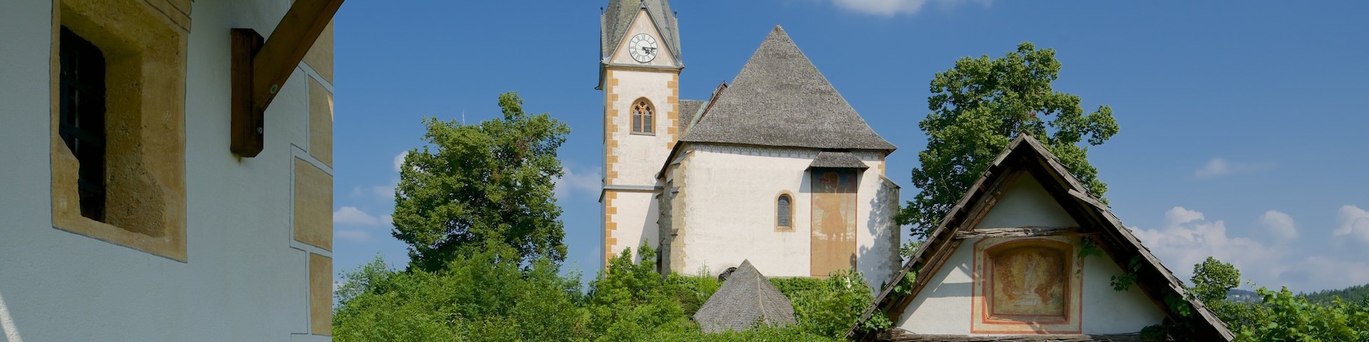 Central Carinthia featuring heritage elements and a small town or village