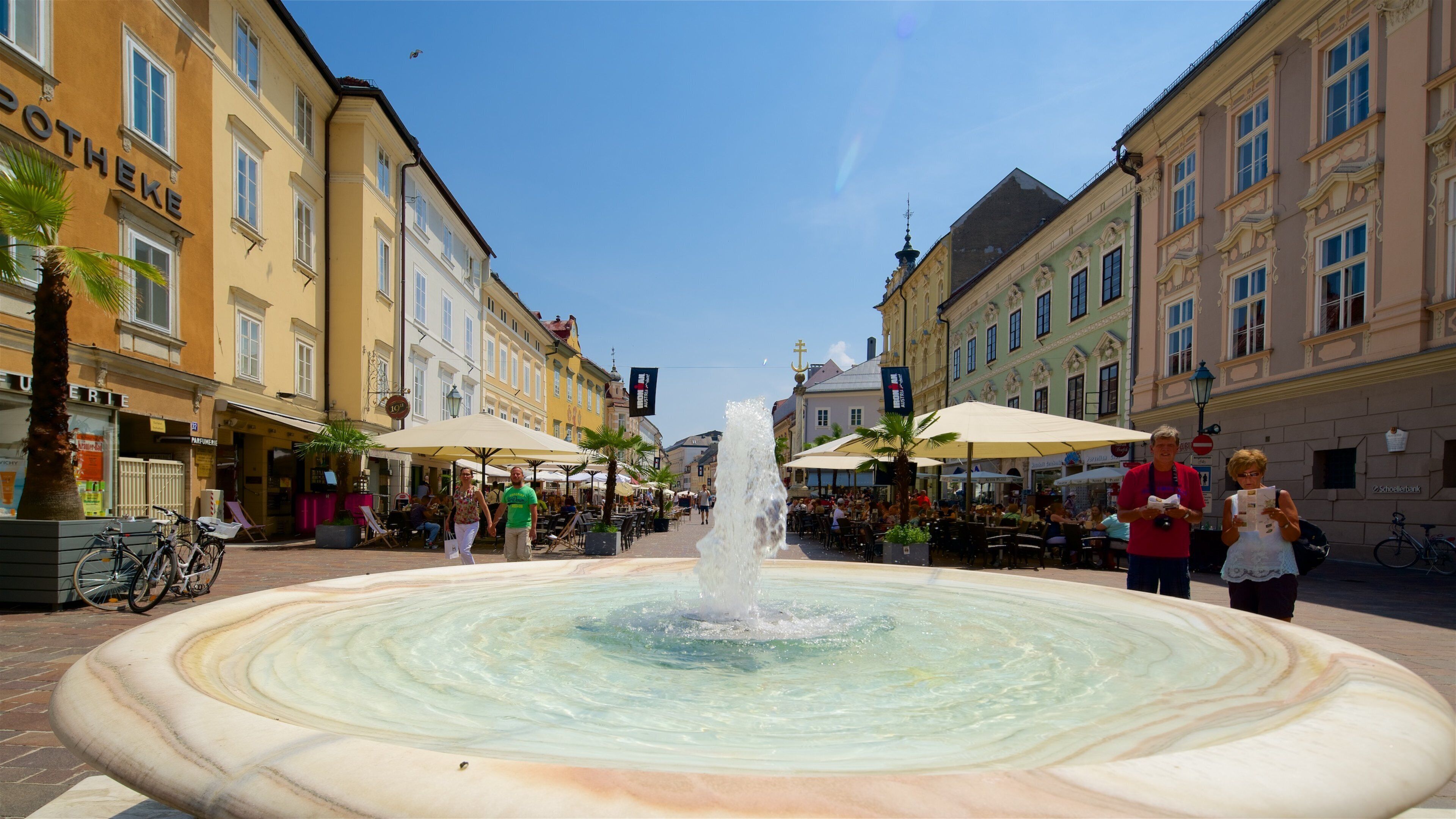 East Carinthia showing a fountain and street scenes