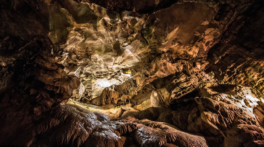 Howe Caverns Spelunking stalagmites stalagtites upstate New York