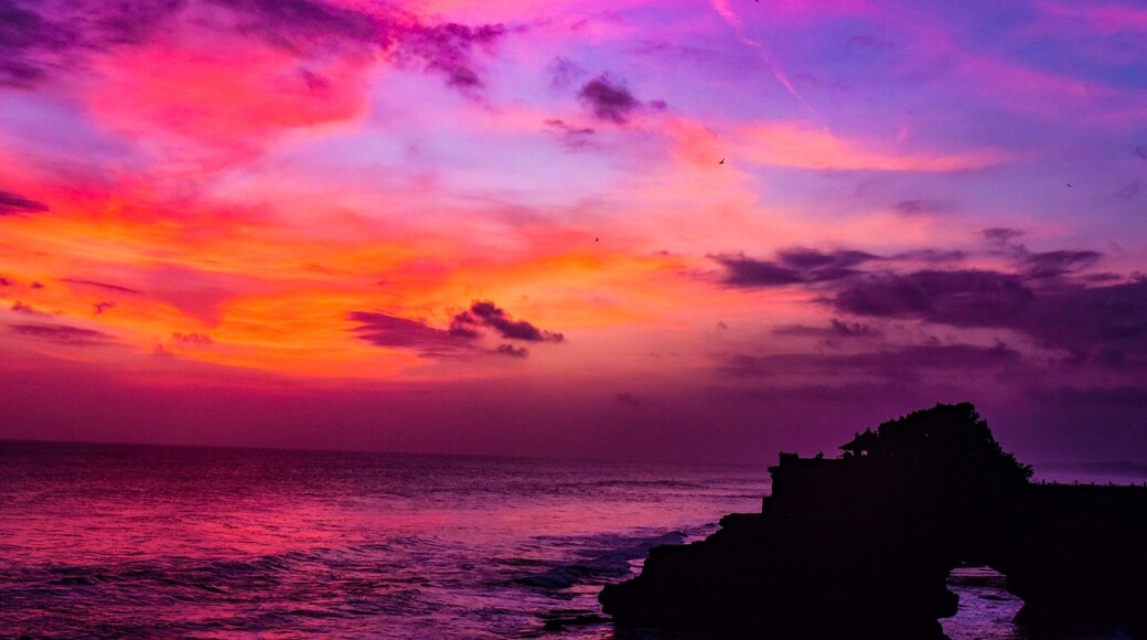 Nature always impresses me 💝🎉
Bali truly magical divine place. Each Sunset gives you a power a belief a meaning of life.
#Bali #sunset #patterns