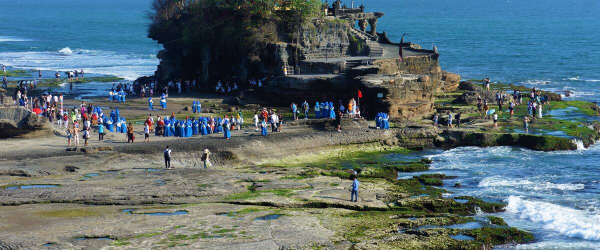 Temple by the sea. Nice sunset dinner location. Can get quite crowded