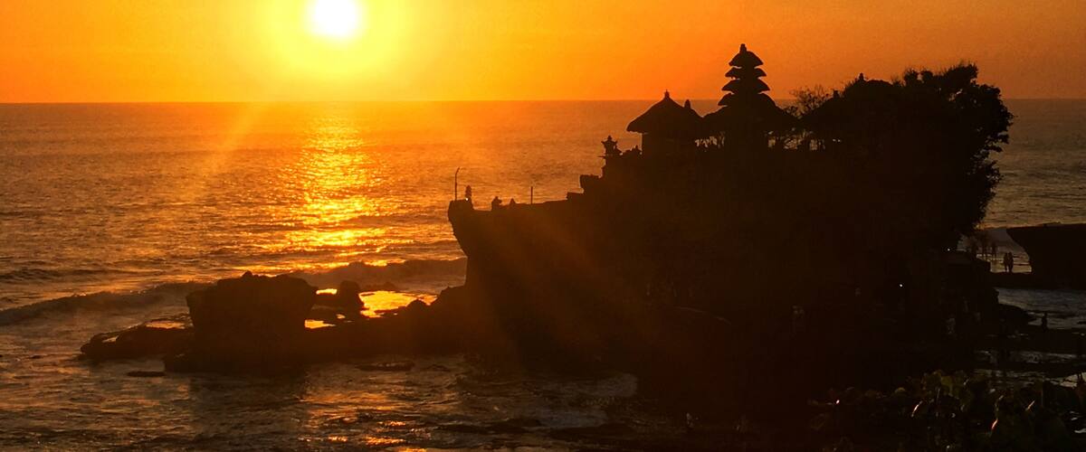 One of the best locations to see #Sunset in #Bali. (Tanah lot temple) #indonesia #lifeatexpedia #golden