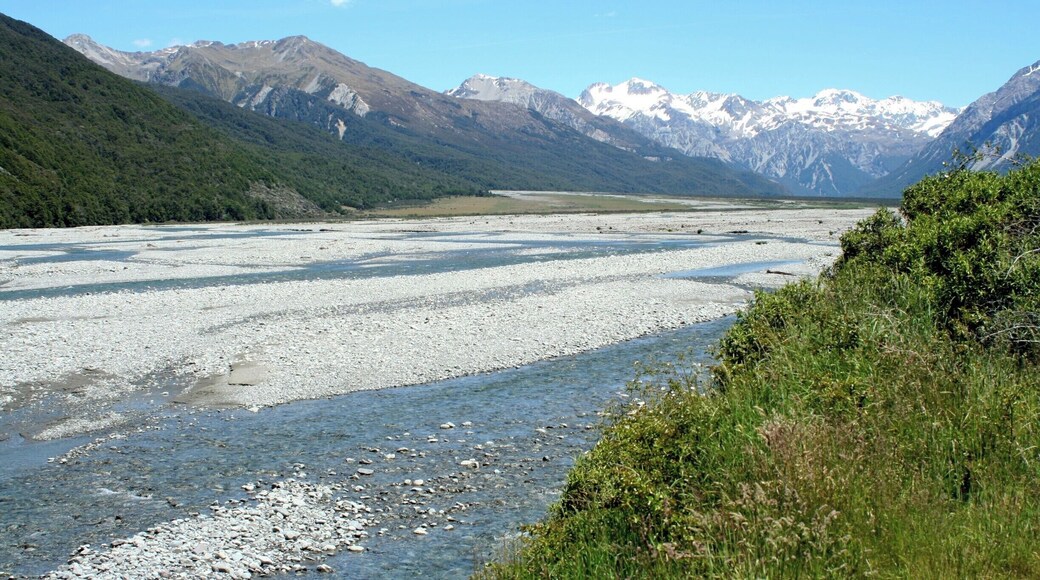 Entering Arthur's pass, just after the one way bridge accross the river