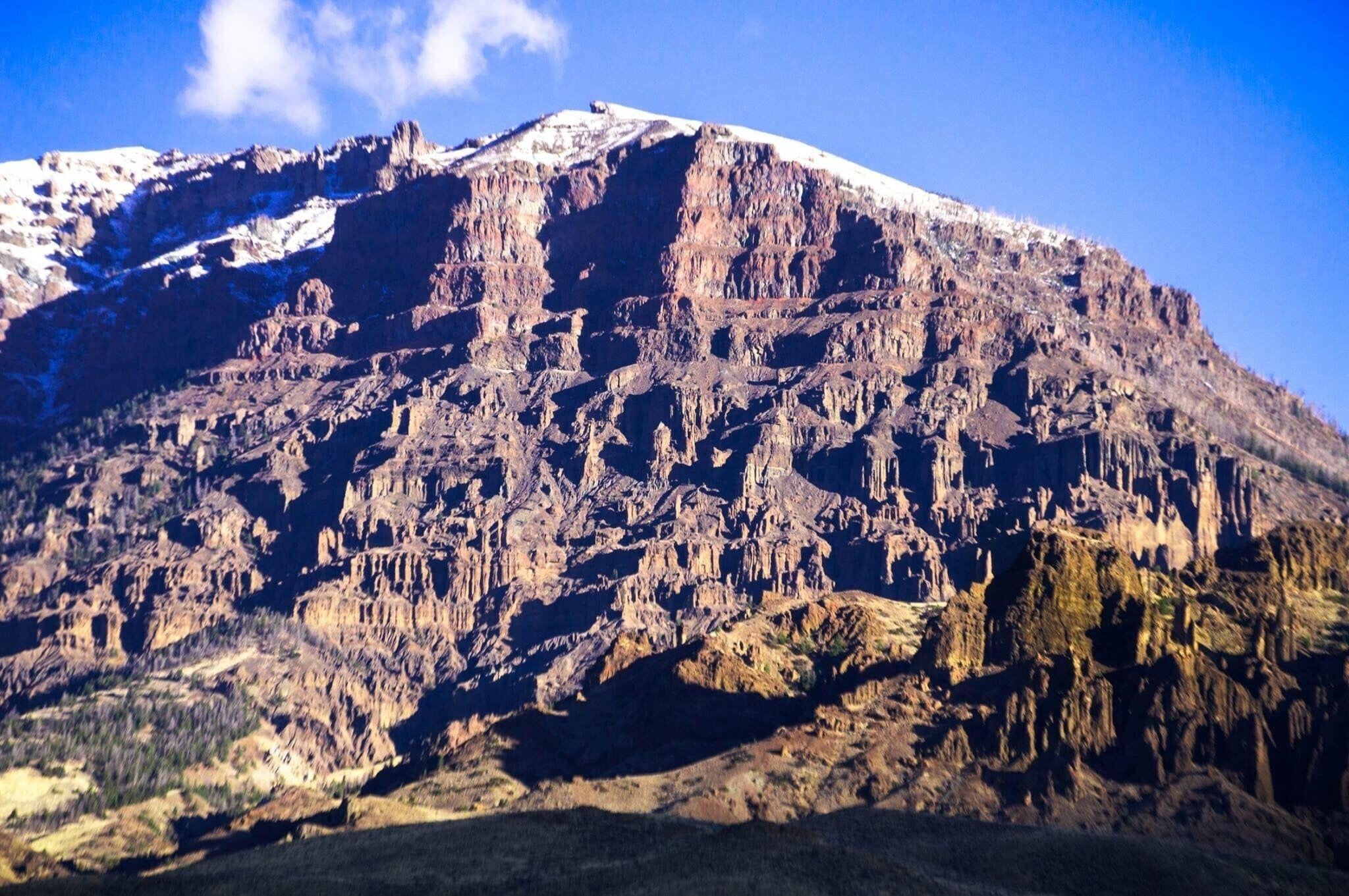 Beautiful mountains greeted me the first morning of my trip! Impressive!!