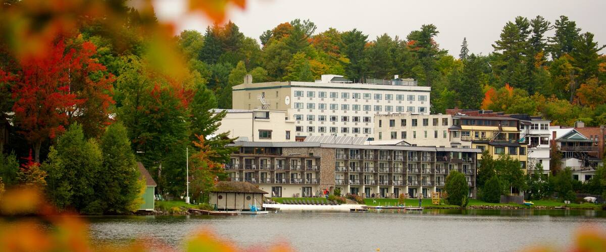 Lake Placid qui includes lac ou étang