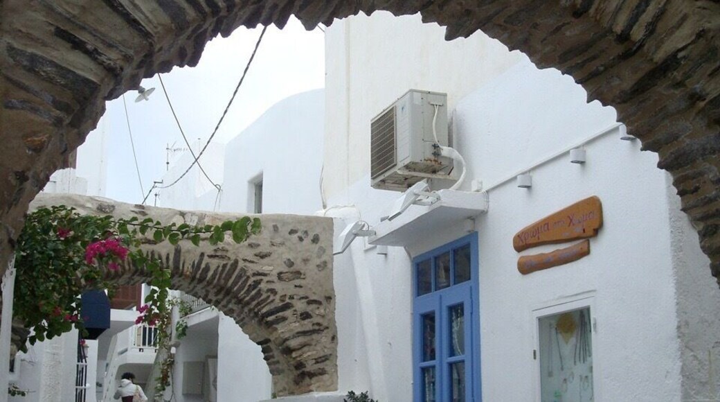 Strolling around Lefkes. Peaceful and beautiful!