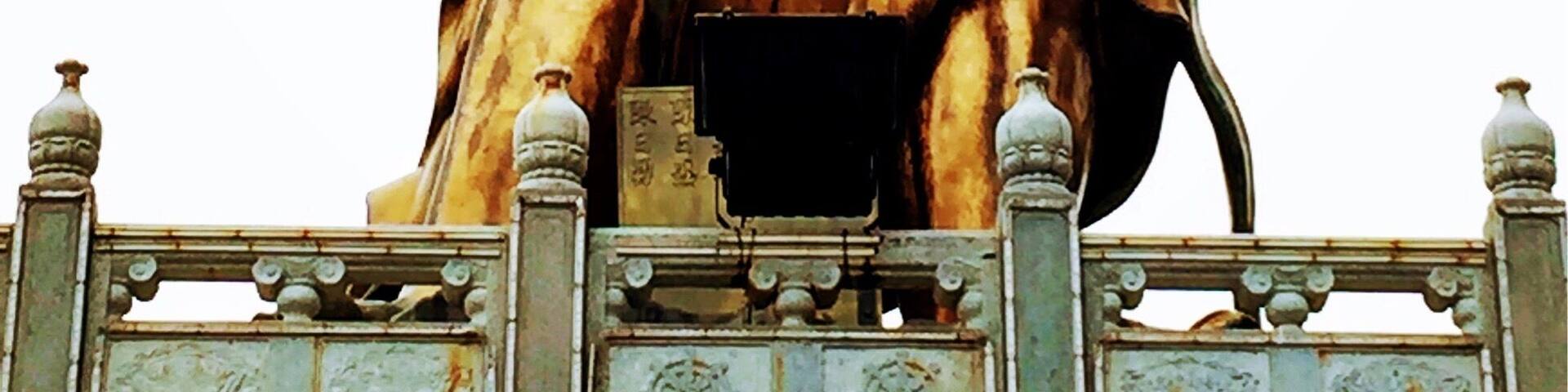 Kek Lok Si Temple, George Town, Penang, Malaysia.
Gold Statue at Kek Lok Si Temple, the largest Buddhist Temple in Malaysia. You get great views of George Town from the Temple and it's peaceful to walk around its gardens. #packsandaplan