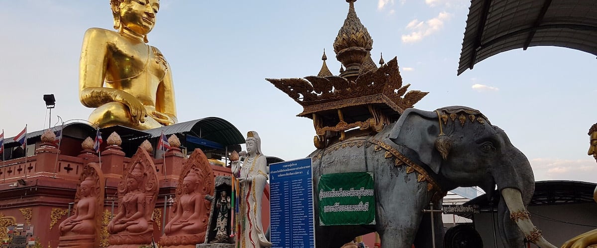At the Golden Triangle in Chiang Saen, Thailand.
It's where Thailand, Laos and Myanmar meet.
It's a beautiful and relaxed place, with very friendly people.