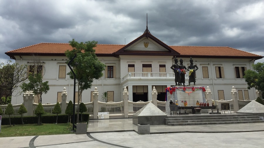 Interesting history of Chiang Mai. Presentation and air con can be better :p