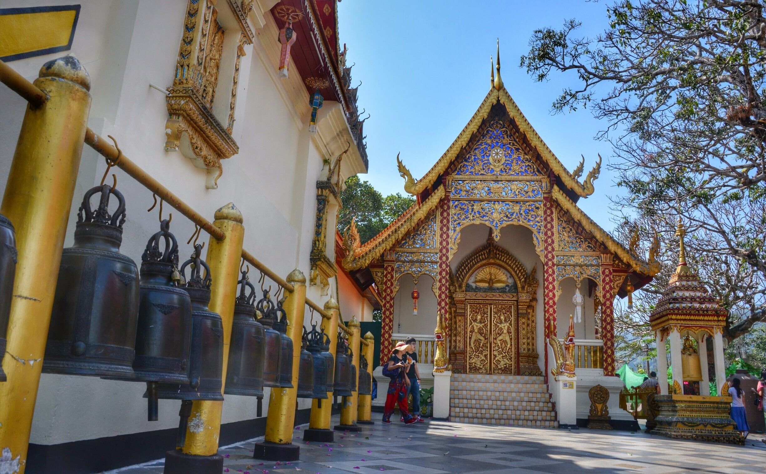 Eden lepših templjev na Tajski. Obvezen postanek! 


#DoiSuthep #Temple #NationatPark  #ChiangMai #NorthThailand #Thailand #Journey #2015 