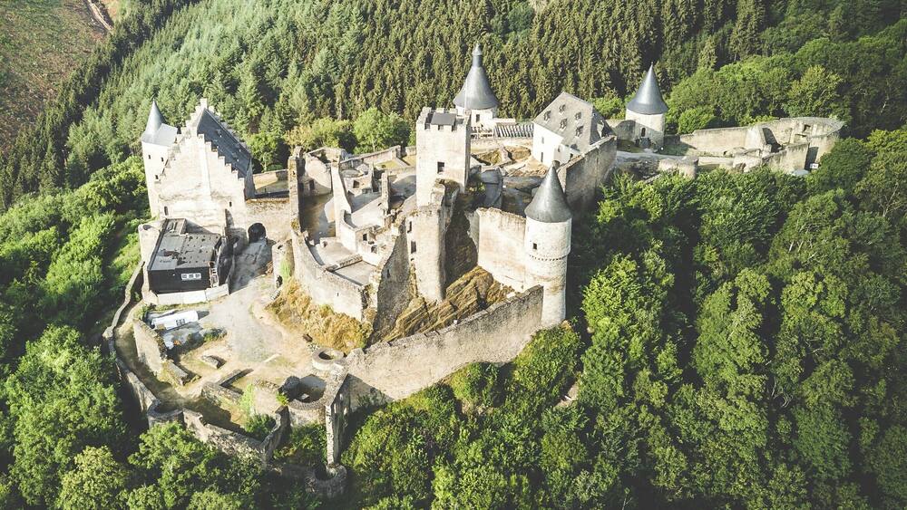 Proud above the river Sûre stands majestically the castle of Bourscheid.
#luxembourg #castle #perspectives #outside #bourscheid, history
Make sure you follow me on: https://www.facebook.com/ShotByCanipel/ https://www.instagram.com/canipel/