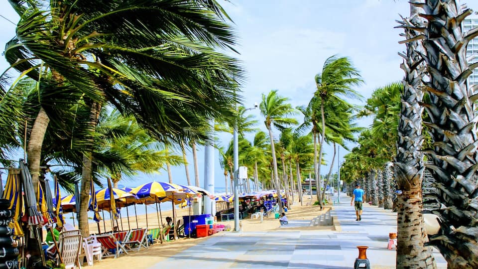 Jomtien beach has the cleanest shore in Pattaya and just few steps away from the major hotels. On stormy days make it late, so that the beach is cleaned from sea plants.
#LifeatExpedia