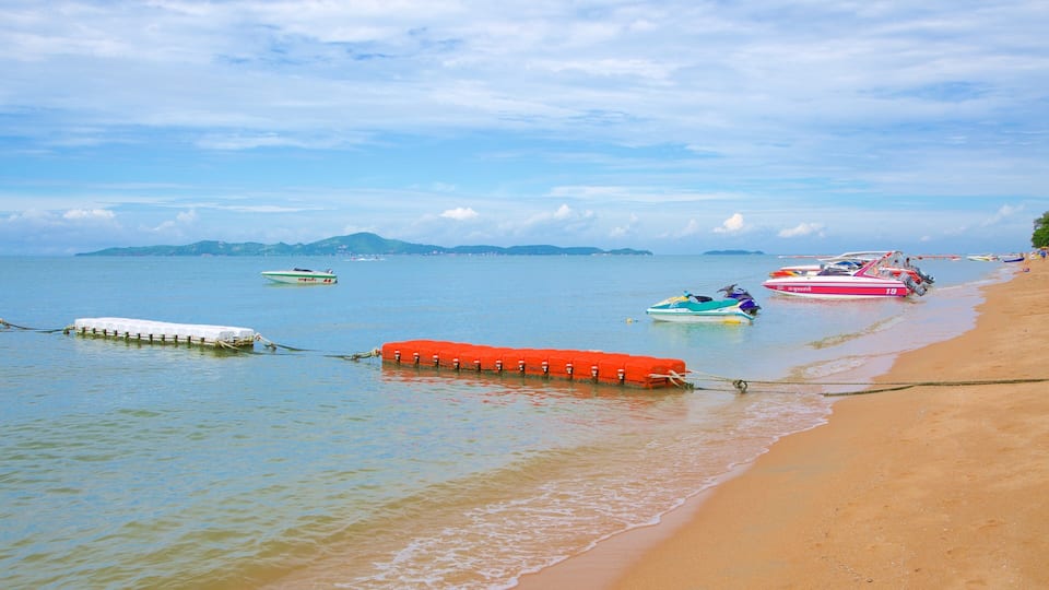 Jomtien Beach featuring a sandy beach