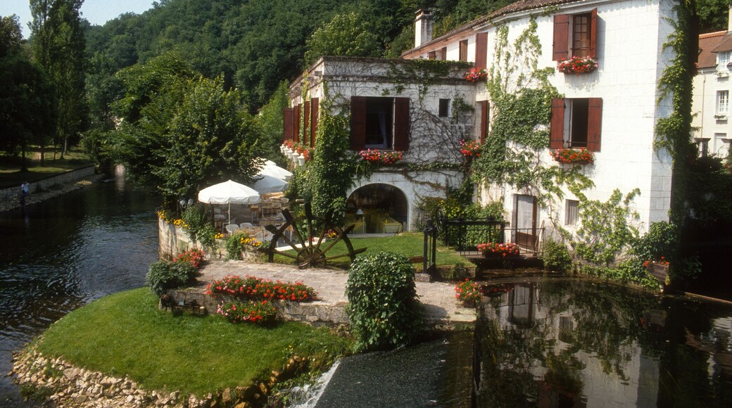 Saint-Saud-Lacoussière