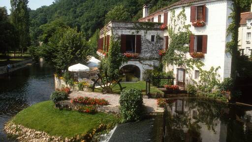 Saint-Saud-Lacoussière