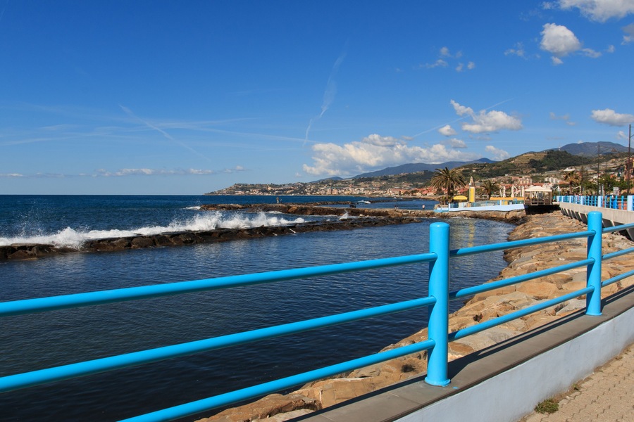 lungomare a Santo Stefano al Mare (Liguria)