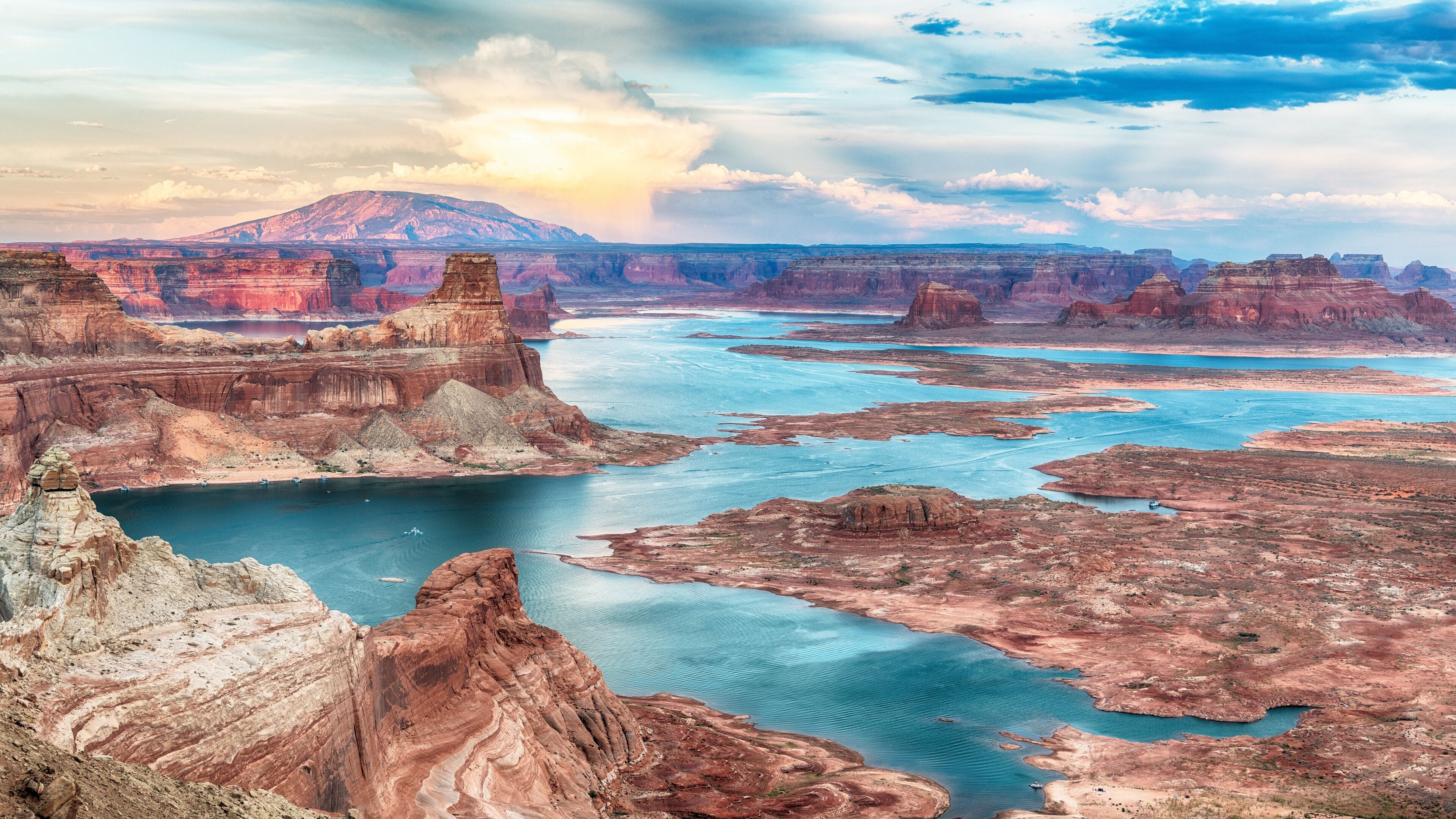 Scenic sunset view at lake Powell, Alstrom Point, Arizona, USA