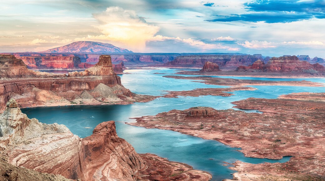 Scenic sunset view at lake Powell, Alstrom Point, Arizona, USA