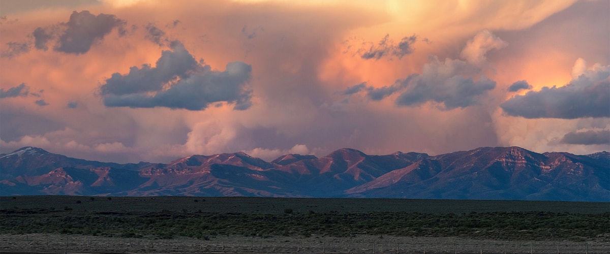 This is where I ended up spending the night. I wouldn't recommend it. It wasn't what I thought it was. It ended up just being a farm road and a VERY VERY small parking area (and no official camping). It also didn't offer any birding, but it did offer some of the best distant mountainous views. I even got my first night sleep of more then 3 hours, even if I was worried I was about to be a child of the corn.