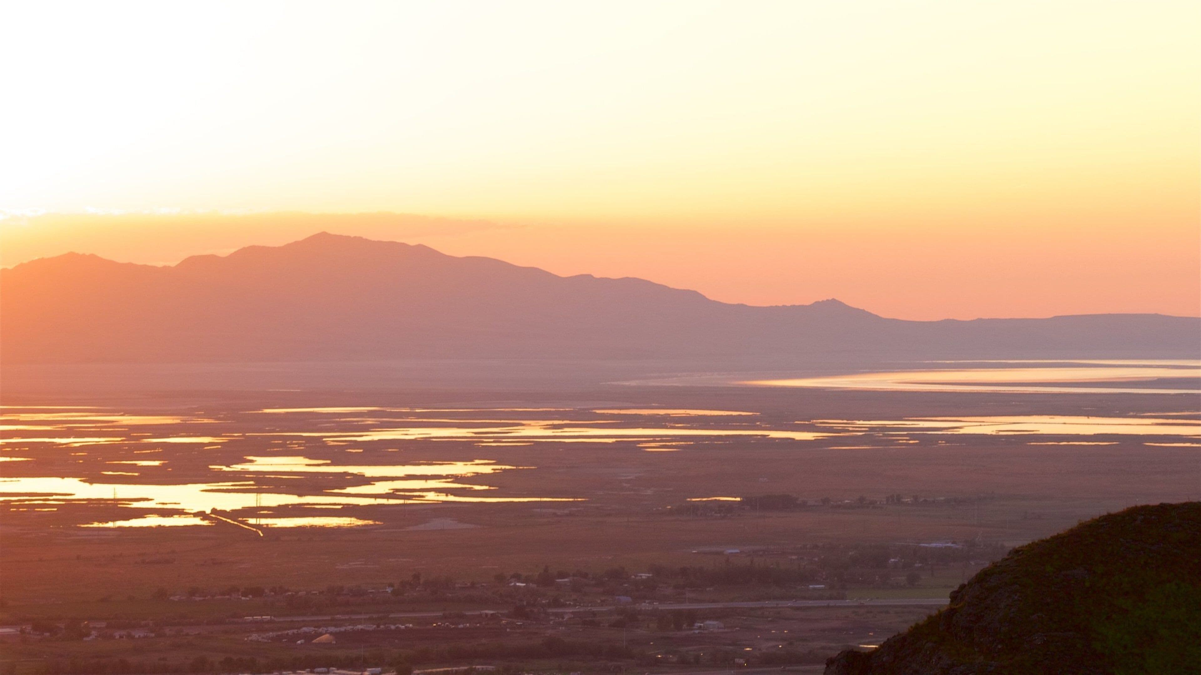 Northern Utah - Salt Lake City showing landscape views, a sunset and mountains