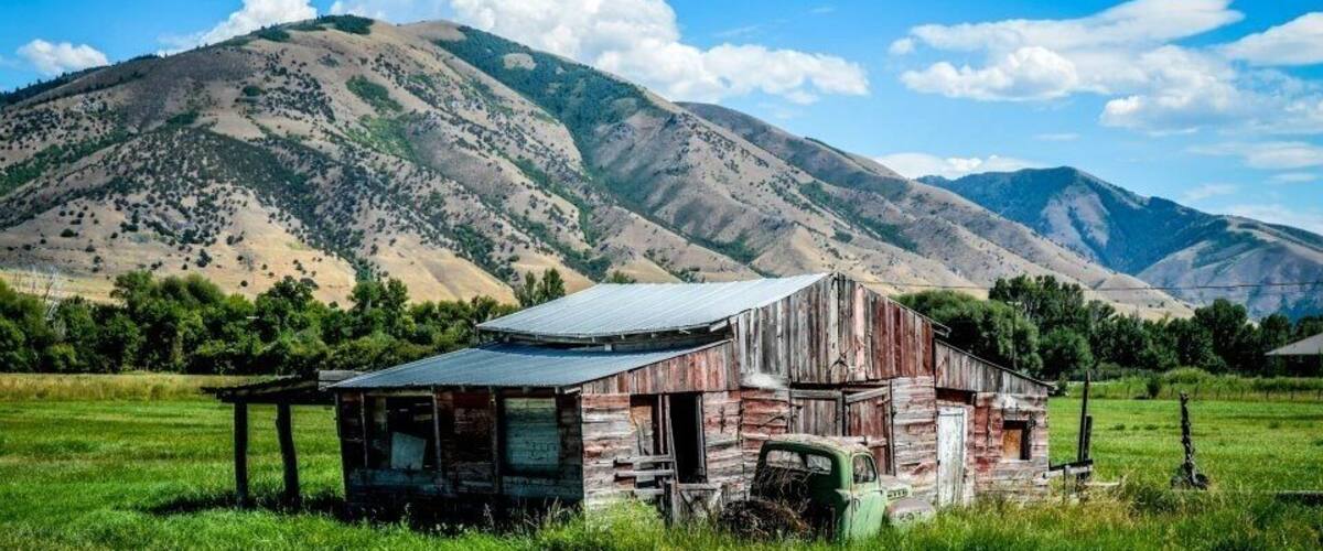 Love the old barns and buildings in this area