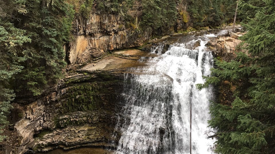 Ousel Falls Park Trail is a 1.6 mile lightly trafficked out and back trail located near Gallatin Gateway, MT that features a waterfall and is good for all skill levels.