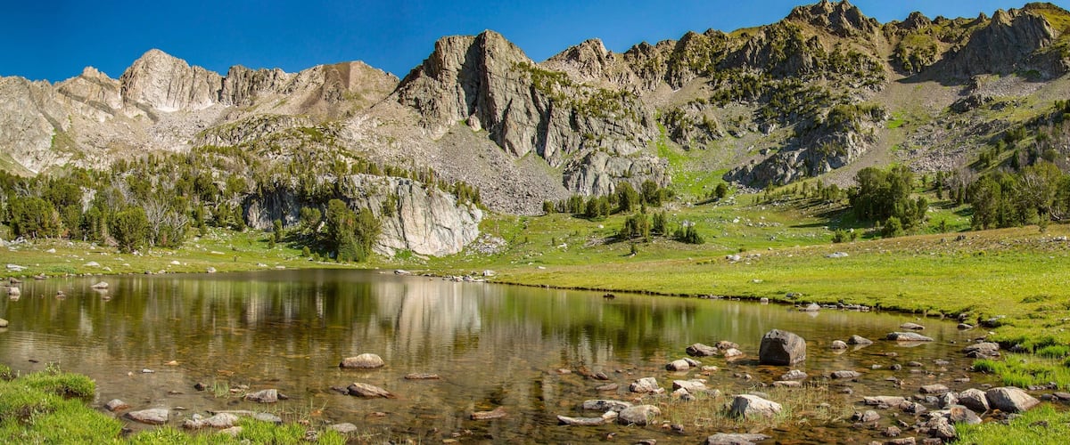 This was a great hike out of Big Sky Montana. It didn’t take long to get into the basin and to be surrounding by the dramatic rock formations. The wildflowers were incredible. We also saw a few pika and marmots along the way. 
#adventure #womenwhohike #hikingadventures