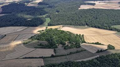 Bilder vom Flug Nordholz-Hammelburg 2015: Der Büchelberg bei Hetzlos.