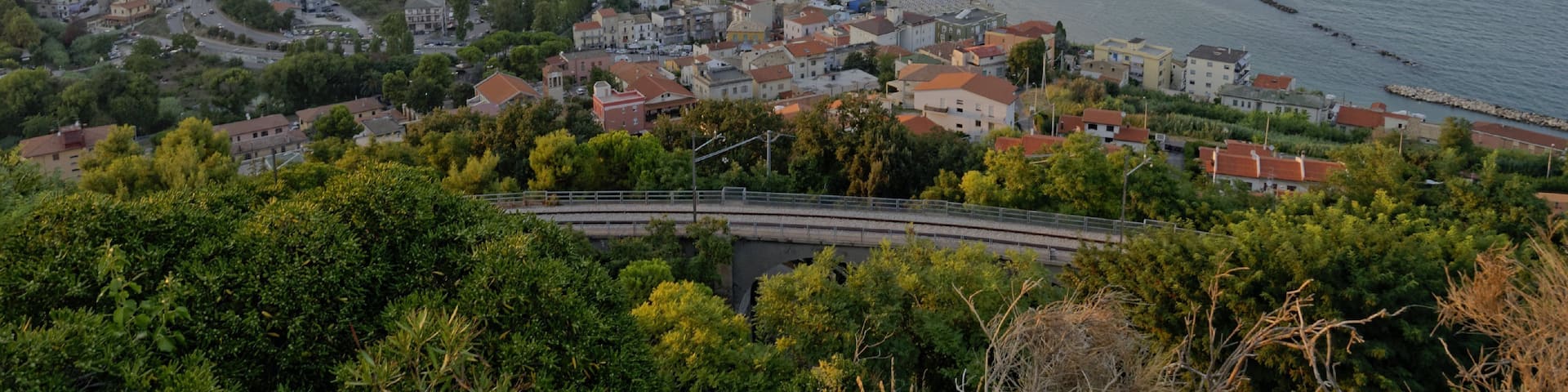 San Vito Chietino 2015 Dieses Foto entstand in Zusammenarbeit mit Stadtbesichtigungen.de Die Seiten Stadtbesichtigungen.de, der dazugehörige Reise Blog sowie die Facebookseite: Stadtbesichtigungen Rom dĂŒrfen dieses Bild fĂŒr Ihre Veröffentlichungen ohne den Hinweis auf Wikipedia, Commons bzw der Lizenz verwenden. Die Verantwortlichen habe von mir (Ra Boe) die Originaldaten zur freien VerfĂŒgung ĂŒbermittelt bekommen.