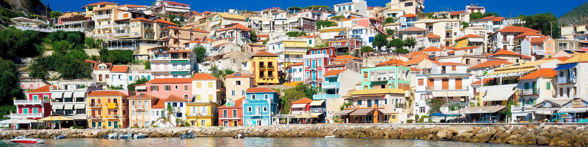 What a cool place!Love the color of the houses,the water and the whole atmosphere