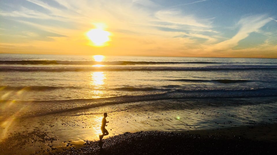 Do it with energy!
#BeachTips