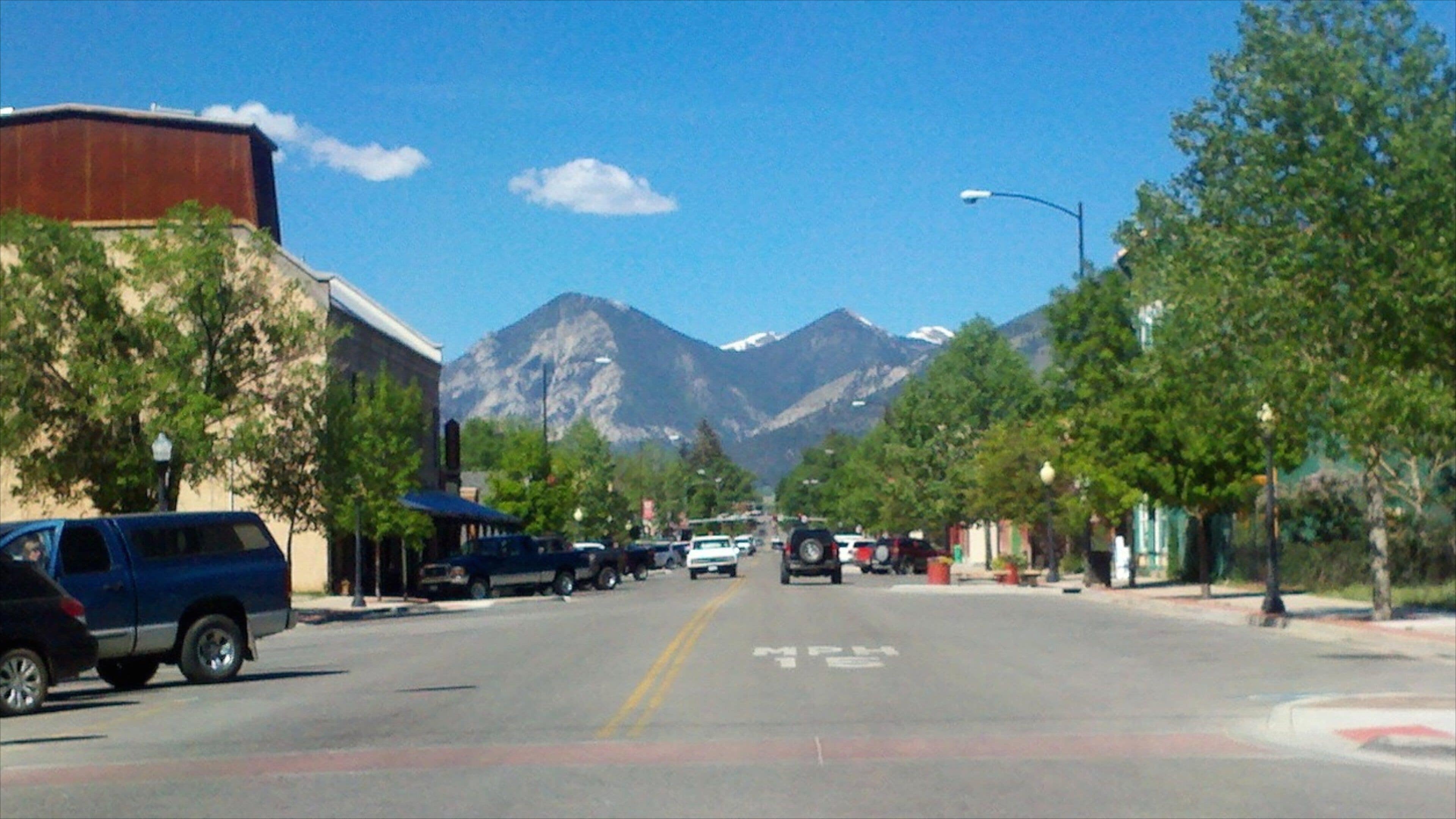 Buena Vista showing street scenes
