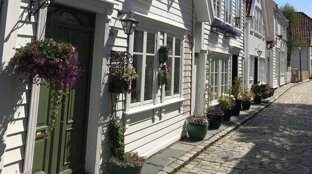 A beautiful walk around Old Stavanger in the sunshine