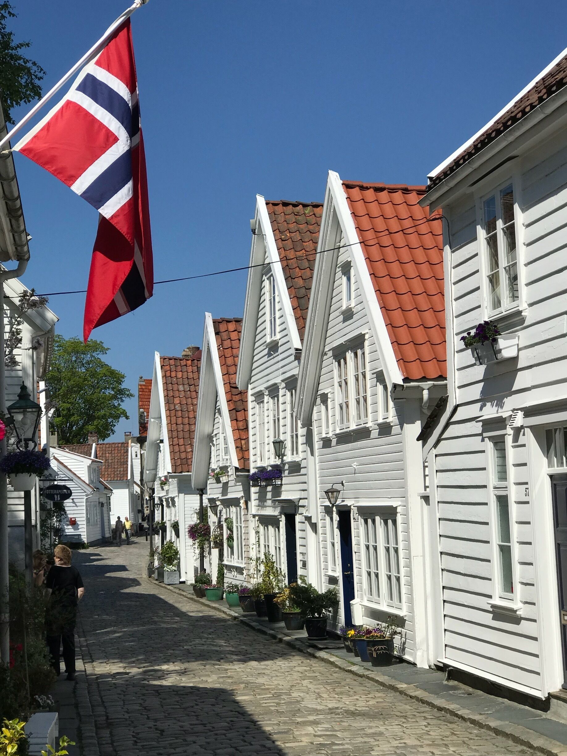 A beautiful walk around Old Stavanger in the sunshine 