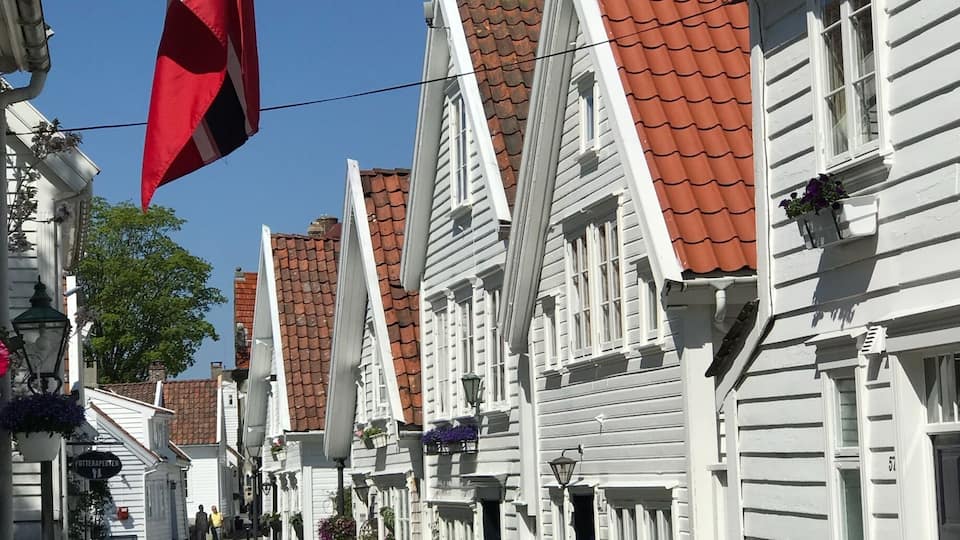 A beautiful walk around Old Stavanger in the sunshine